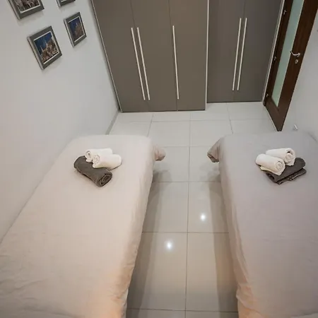 Seafront Luxury St Pauls Bay Apartman San Pawl il-Baħar