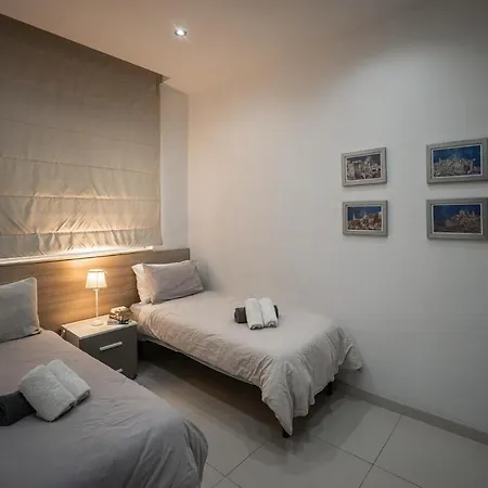 Seafront Luxury St Pauls Bay Apartamento
