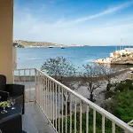 Seafront Luxury St Pauls Bay Apartmán *