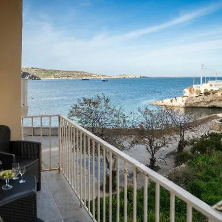 Seafront Luxury St Pauls Bay Apartament *