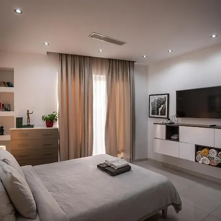 Seafront Luxury St Pauls Bay Appartement *